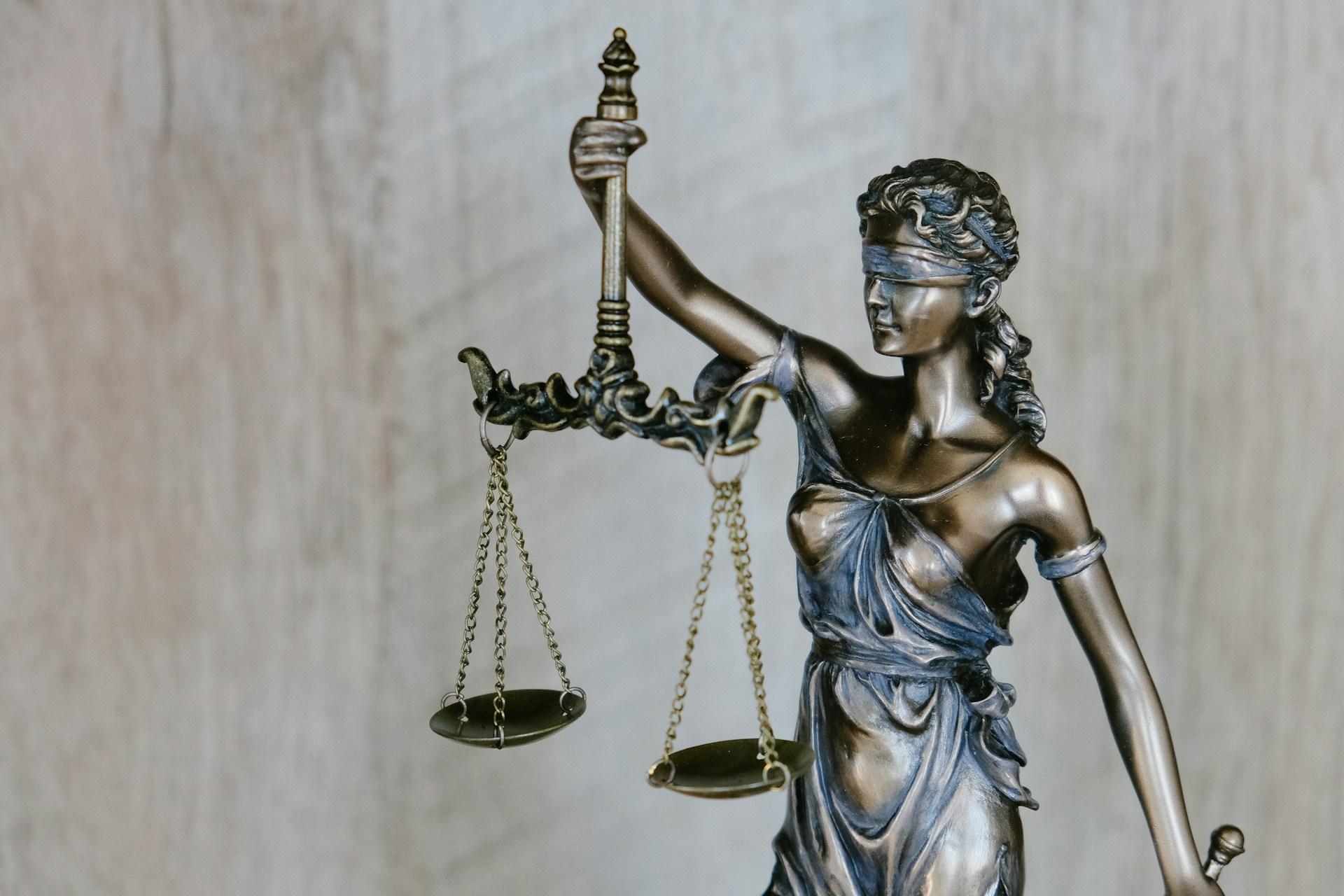 Justizia Recht